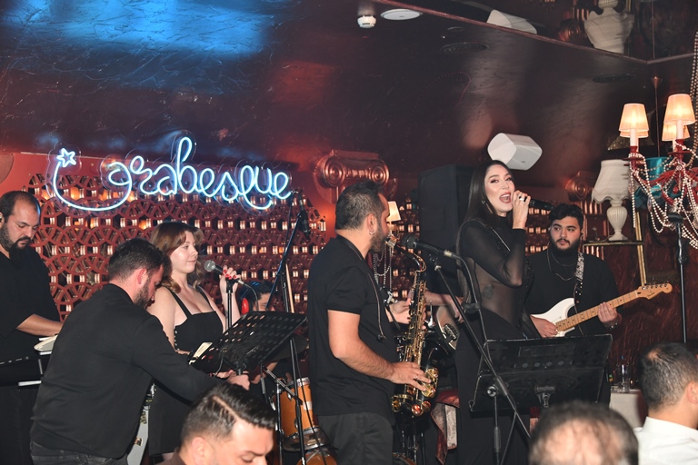 Ece Gürselden Arabesquete Büyüleyici Sahne 